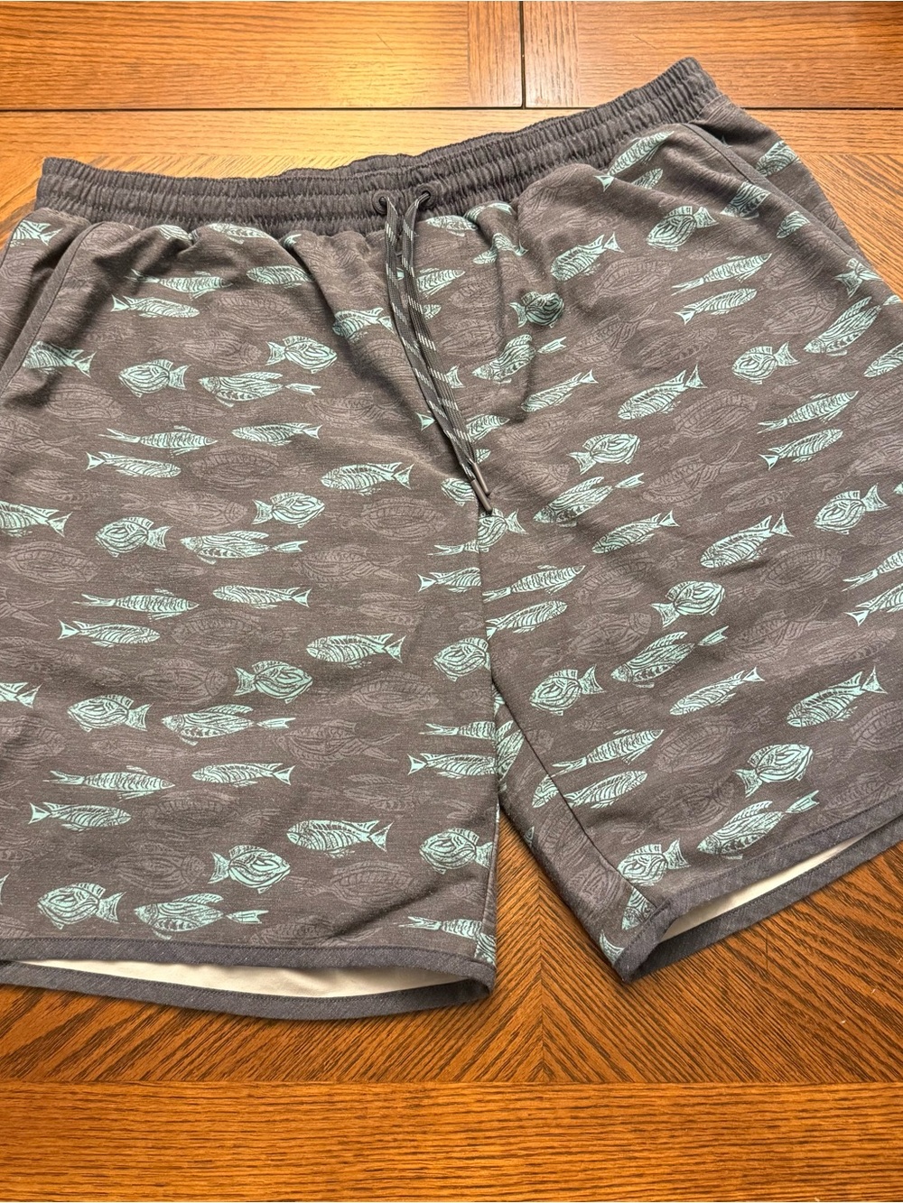 LL Bean Men’s XL Fish Print Lined Performance Shorts Blue Gray Swim Hybrid